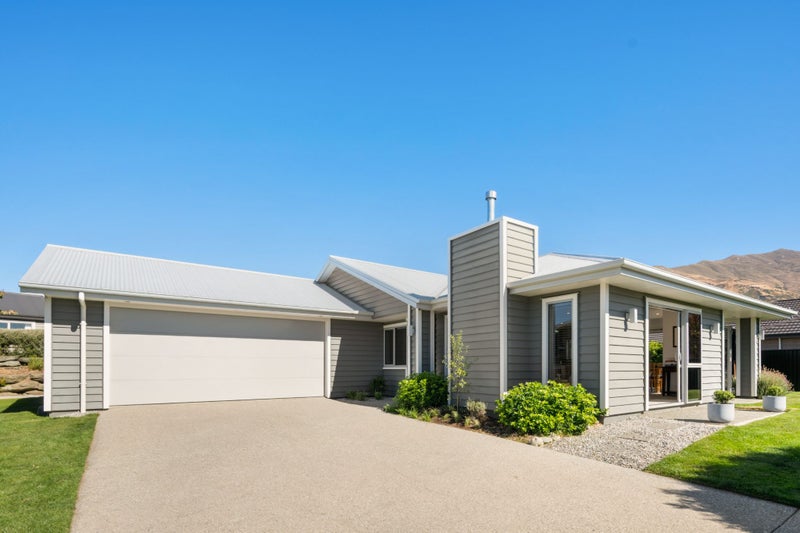 3 Daniels Terrace, Wanaka - Carousel 1