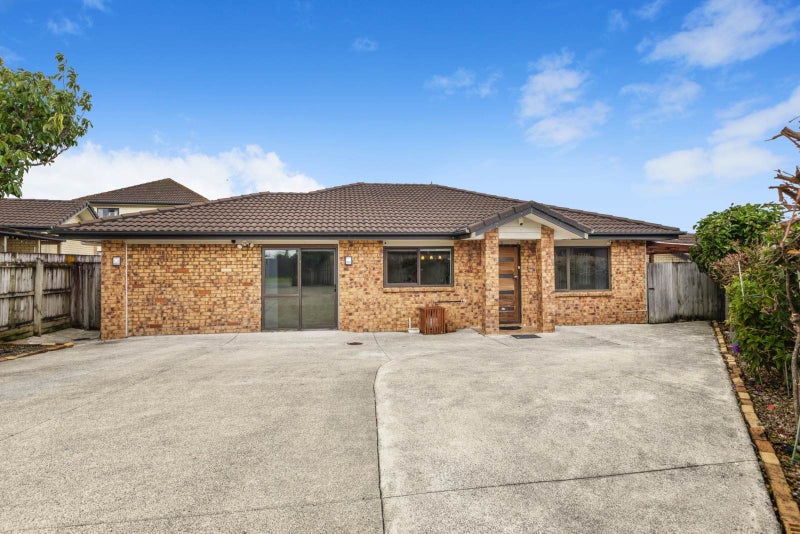 7 Sai Street, Flat Bush, Auckland - Carousel 2