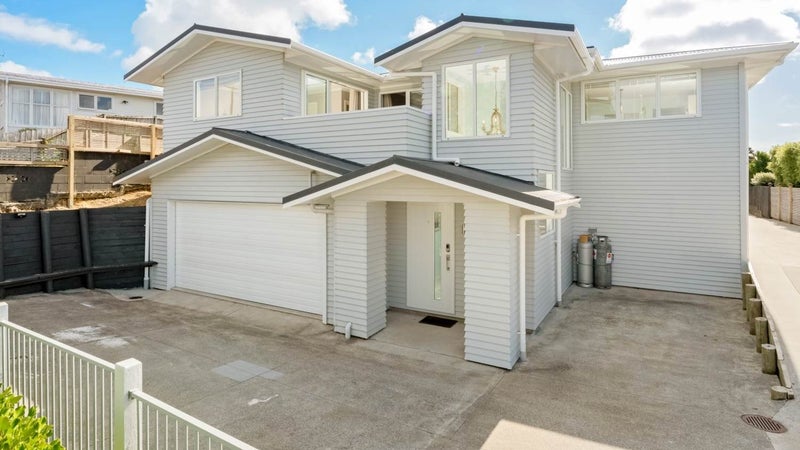 30 Sycamore Drive, Sunnynook, Auckland - Carousel 1