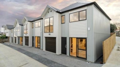 6/33 Buscomb Avenue, Henderson, Auckland - Carousel 1
