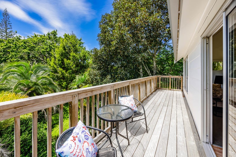 1/225 Beach Haven Road, Beach Haven, Auckland - Carousel 2