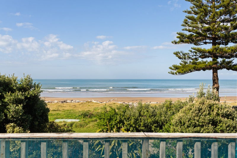 14 Makorori Beach Road, Makorori, Gisborne - Carousel 1