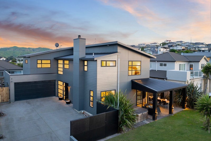 6 Greenstone Place, Aotea, Porirua - Carousel 2