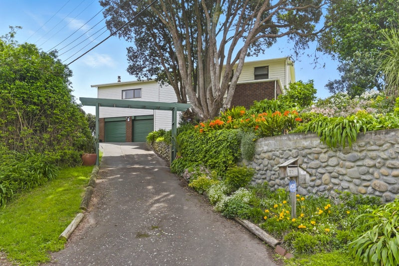 27 Nathan Avenue, Paraparaumu Beach, Paraparaumu - Carousel 1