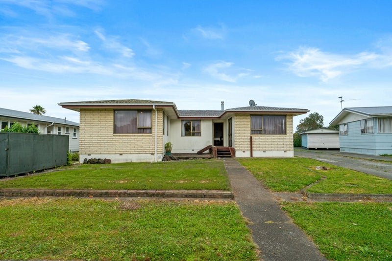 11 Cargill Street, Papakura, Papakura - Carousel 1
