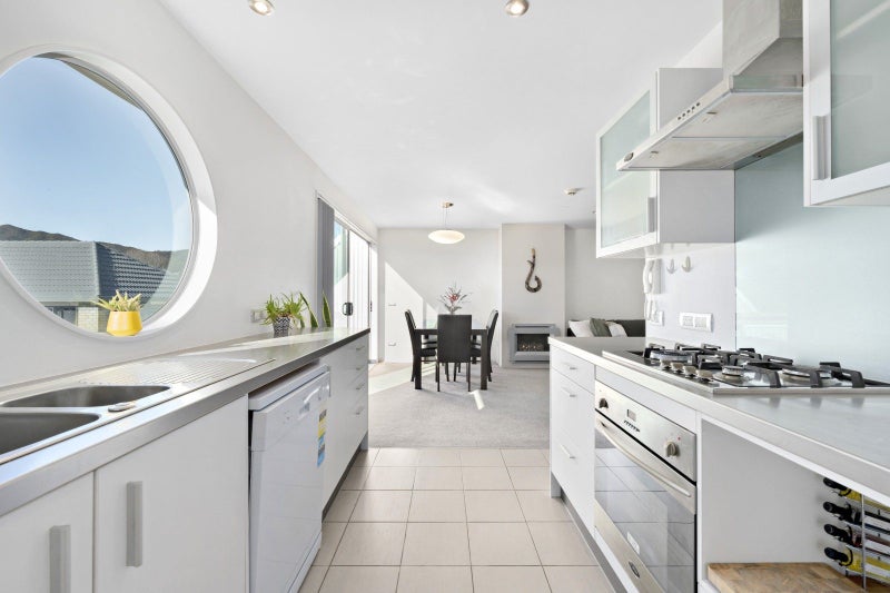 5C/10 Park Avenue, Epuni, Lower Hutt - Carousel 1