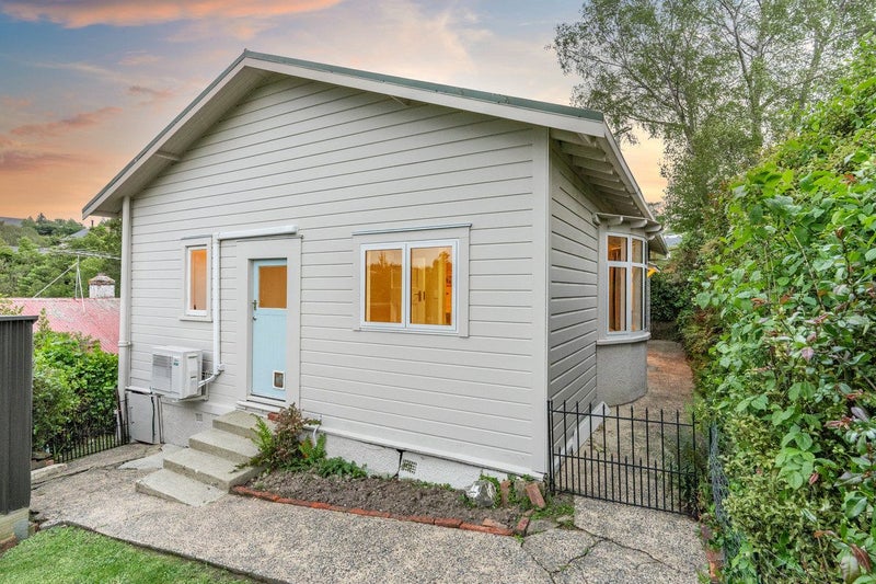 37 Clifford Street, Dalmore, Dunedin - Carousel 1