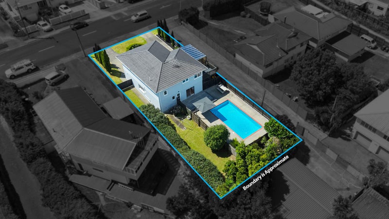 109 Sandspit Road, Shelly Park, Auckland - Carousel 1