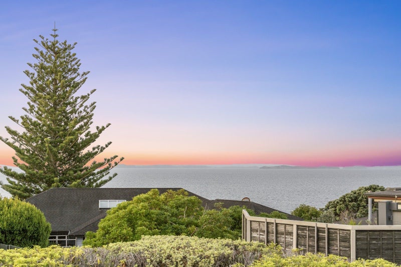 4 Pacific Parade, Army Bay, Rodney, Auckland - Carousel 2