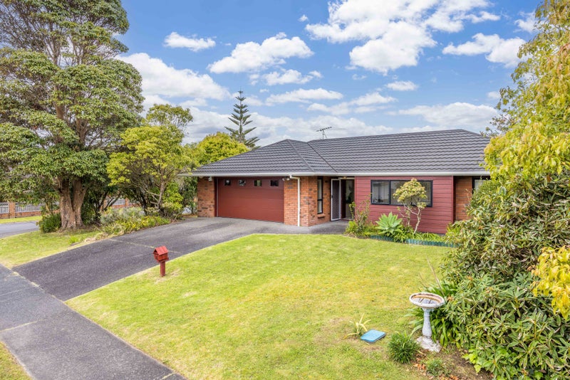 4 Settlers Grove, Orewa, Orewa - Carousel 1