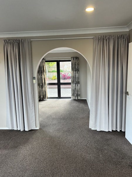 2/25 Nicholas Road, Somerville, Manukau - Carousel 2