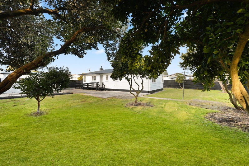 10 Rosalind Street, Deanwell, Hamilton - Carousel 2