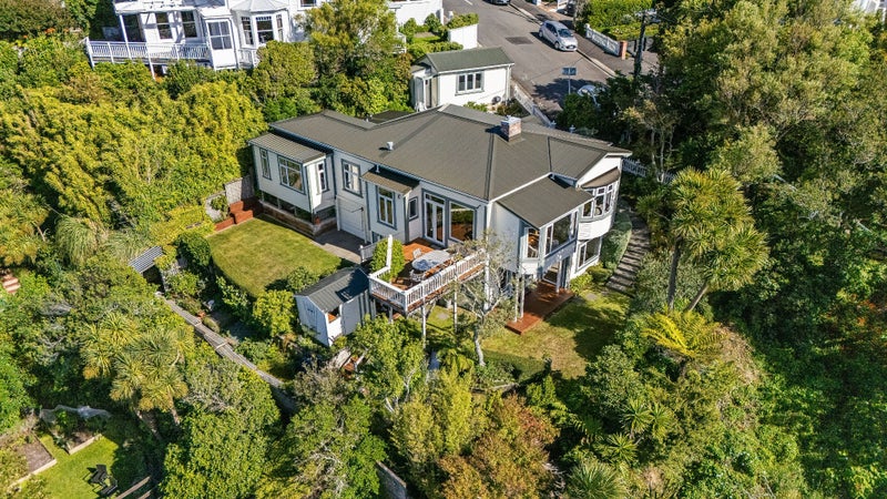 16 Margaret Street, Wadestown, Wellington - Carousel 1