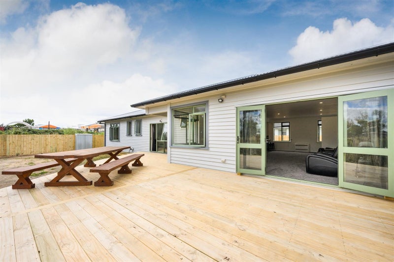 34 Gordon Crescent, Marton, Marton - Carousel 1