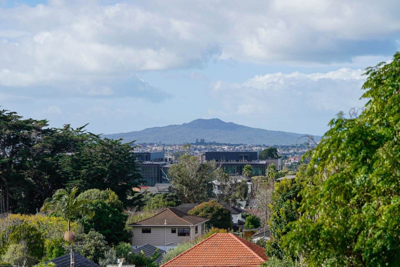 209C Onewa Road, Birkenhead, Auckland - Carousel 2