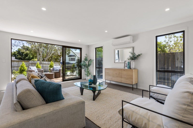 2/22 Methuen Road, Avondale, Auckland - Carousel 2