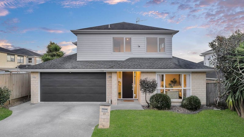 32 Castlederg Drive, Flat Bush, Auckland - Carousel 1