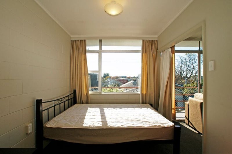 10/2 Hammond Street, Hamilton Central, Hamilton - Carousel 1