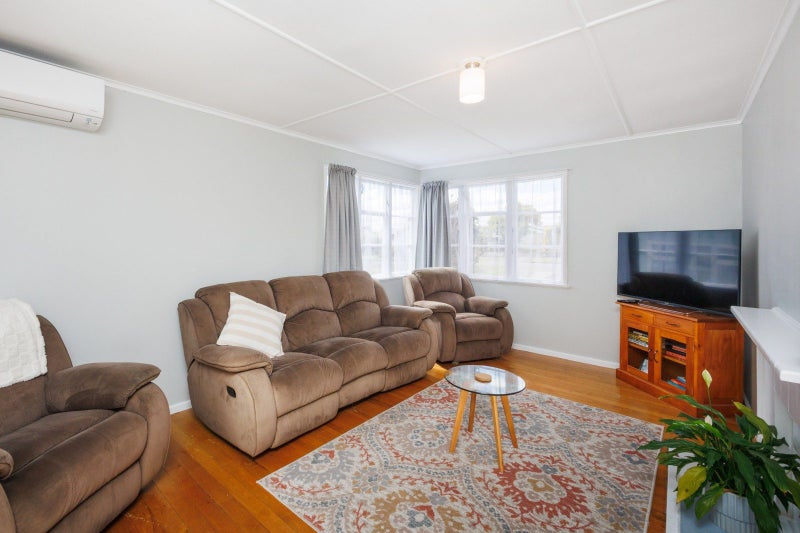 50 Clyde Crescent, Roslyn, Palmerston North - Carousel 2