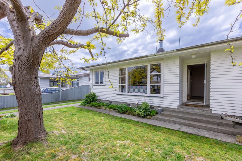 10 Dick Place, Onekawa, Napier - Carousel 2