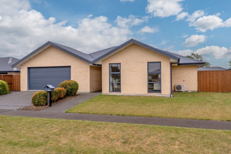 9 Cressy Place, Darfield, Darfield - Carousel 1