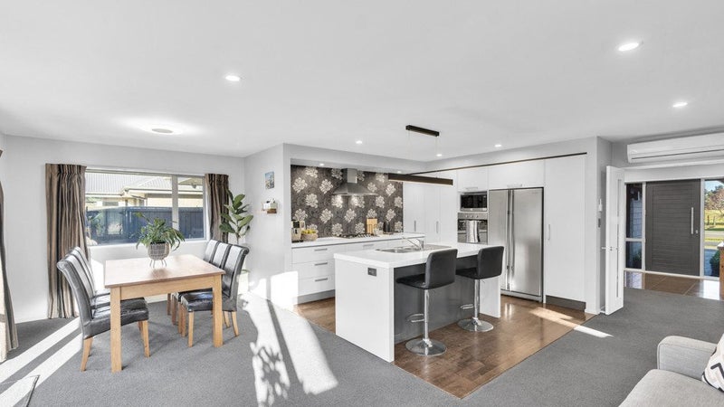 14 Bernice Crescent, Yaldhurst, Christchurch - Carousel 2