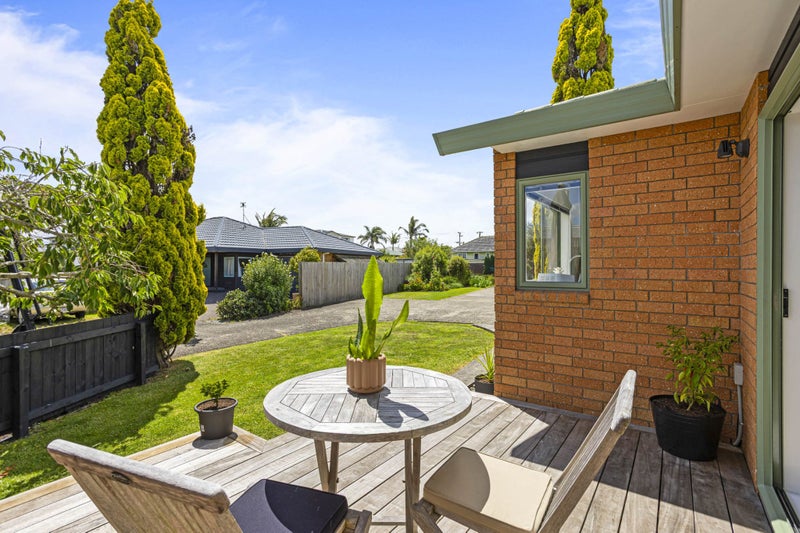 678B Te Atatu Road, Te Atatu Peninsula, Auckland - Carousel 2