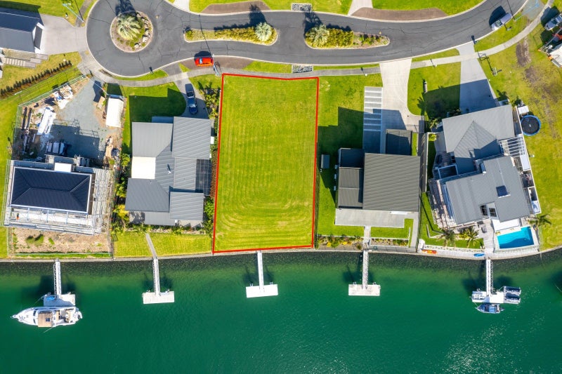 17 Fred Carr Place, One Tree Point - Carousel 2