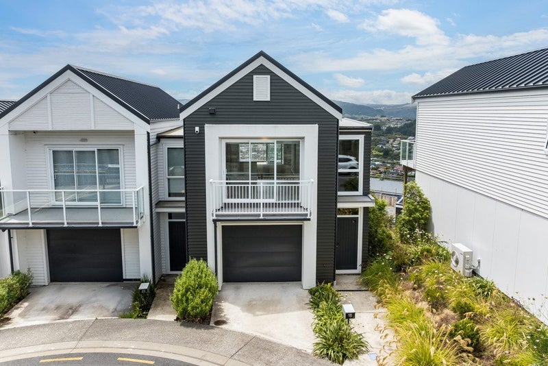 18 Kopua Place, Whitby, Porirua - Carousel 1