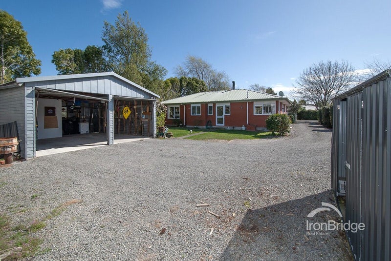 12 De Renzie Place, Kirwee - Carousel 15