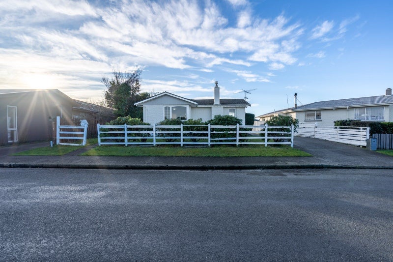 10 Bruce Street, Waikiwi, Invercargill - Carousel 1