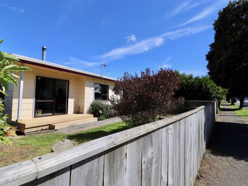 49 Cambridge Avenue, Ashhurst, Ashhurst - Carousel 2