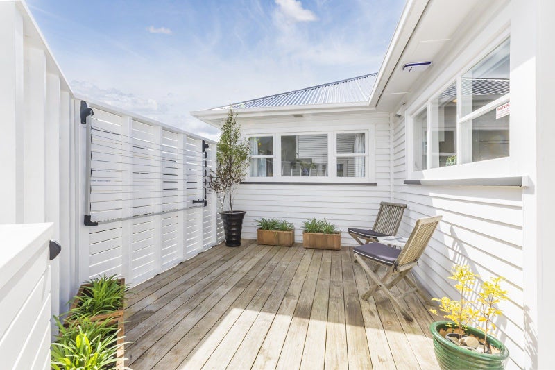 45 The Drive, Tawa, Wellington - Carousel 2