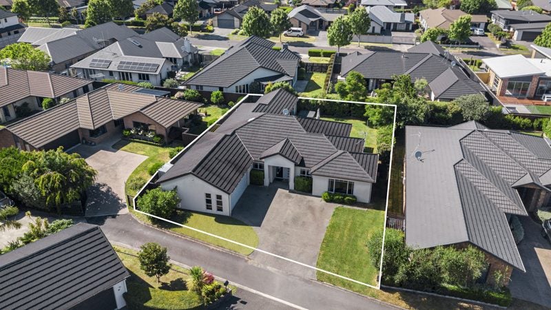 20 Connor Court, Huntington, Hamilton - Carousel 2