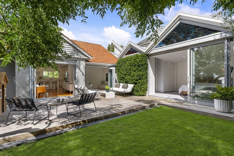 8A Apihai Street, Orakei, Auckland - Carousel 1