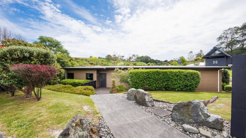 30 Tiritoa Terrace, Feilding, Feilding - Carousel 1