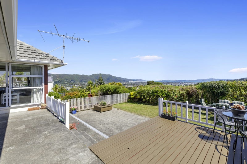 27 Bedford Grove, Kelson, Lower Hutt - Carousel 2