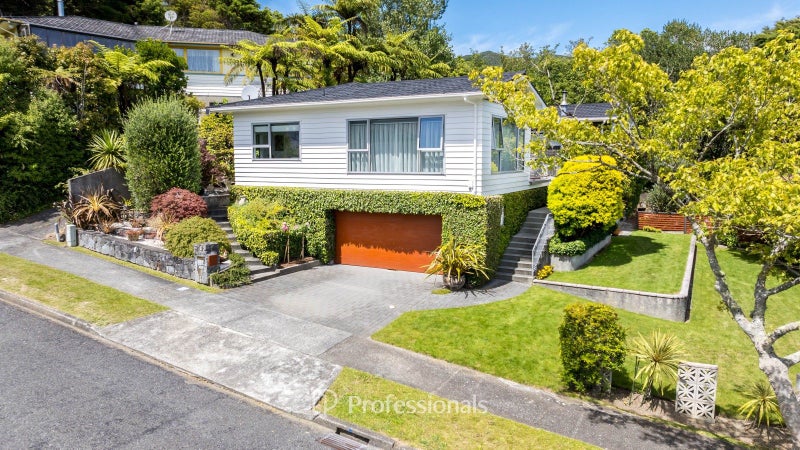 18 Dalton Grove, Stokes Valley, Lower Hutt - Carousel 2