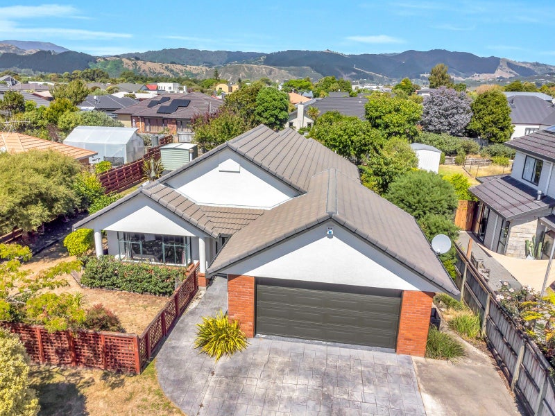 22 Cedar Drive, Paraparaumu Beach, Paraparaumu - Carousel 1