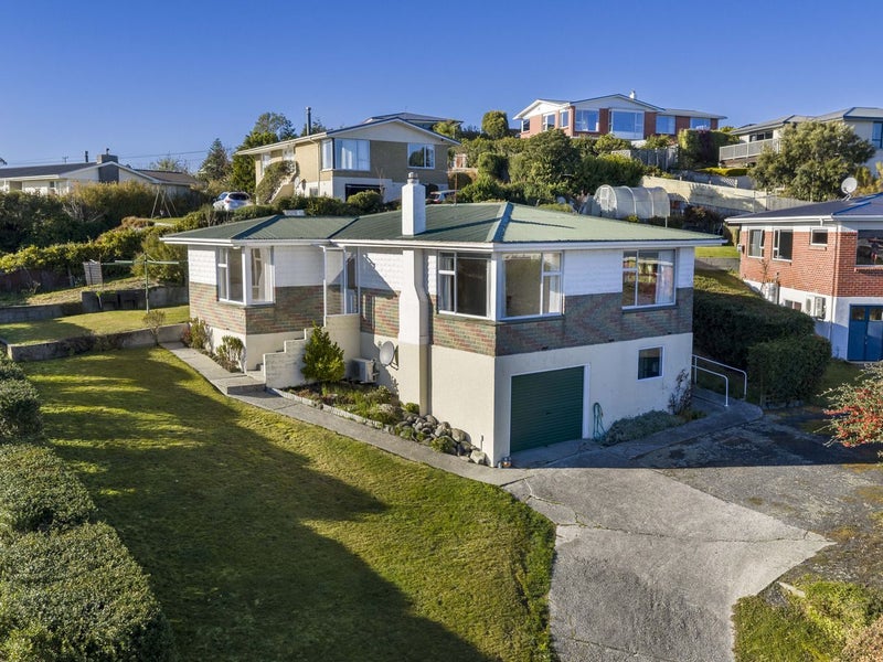 1 St Andrew Place, Balclutha - Carousel 1