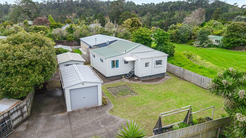 11B Knox Road, Swanson, Auckland - Carousel 1