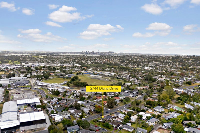 2/44 Diana Drive, Glenfield, Auckland - Carousel 34
