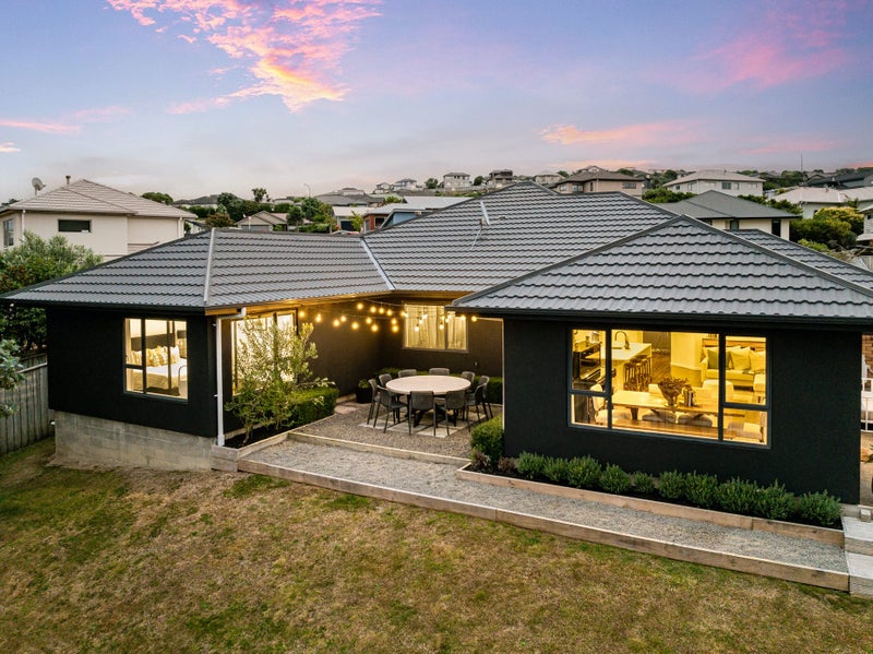 8 Tararua Close, Aotea, Porirua - Carousel 2