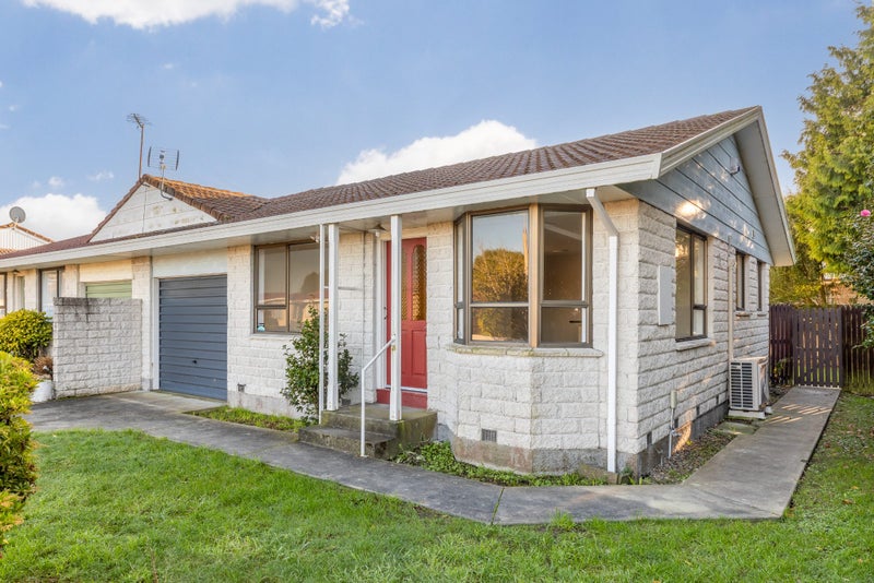 2/5 Quinton Place, Bishopdale, Christchurch - Carousel 1