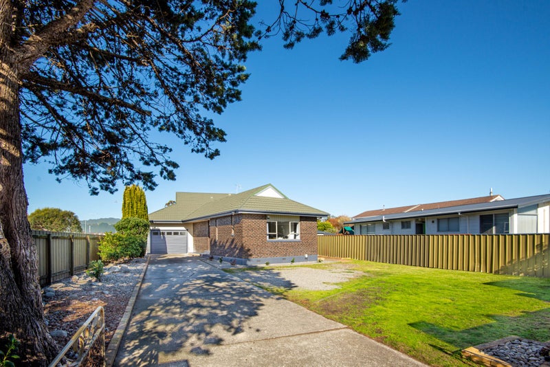 50 Walton Road, Paraparaumu Beach, Paraparaumu - Carousel 1