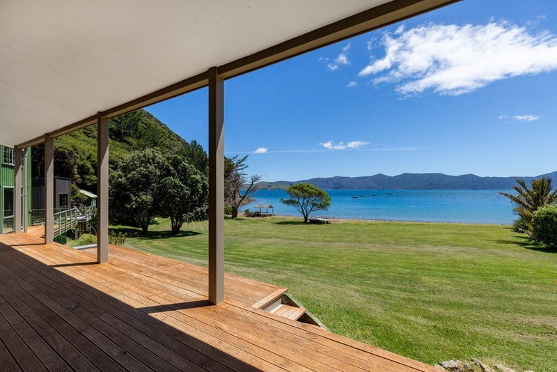 358 Saint Kilda Road, MARLBOROUGH SOUNDS, MARLBOROUGH - Carousel 1