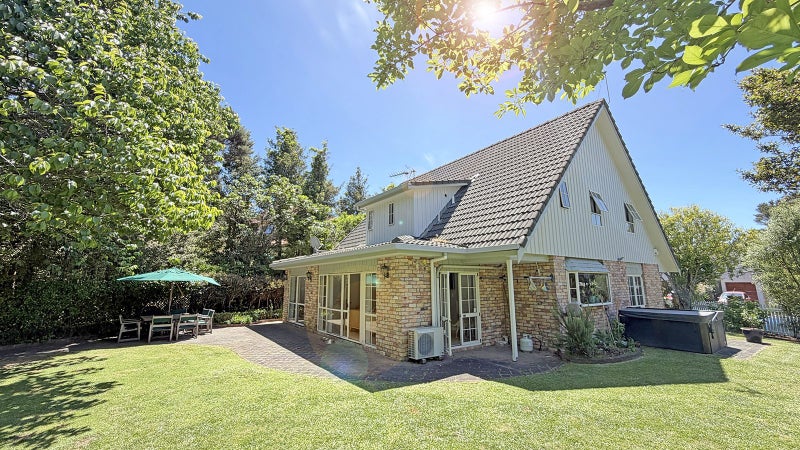 35 Ravenstone Place, Chatswood, Auckland - Carousel 2