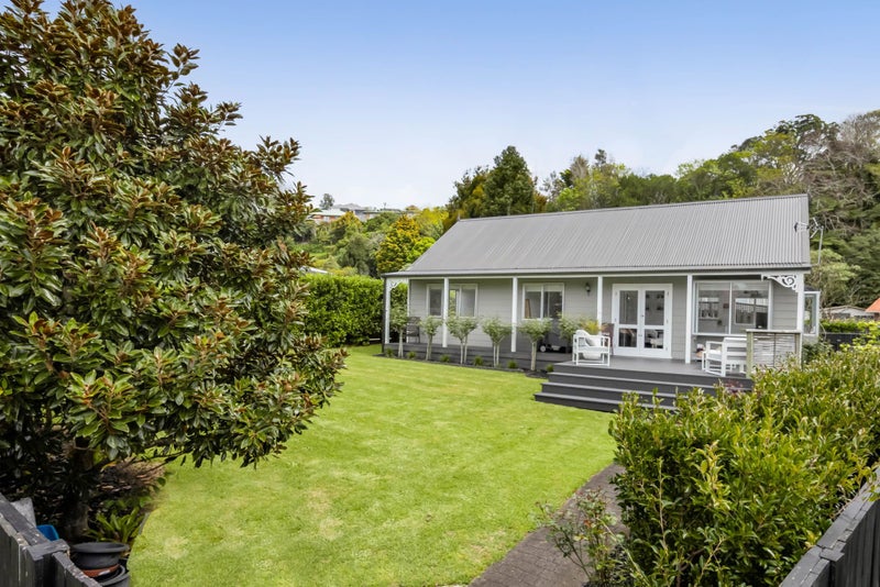 17 Thames Street, Welbourn, New Plymouth - Carousel 24