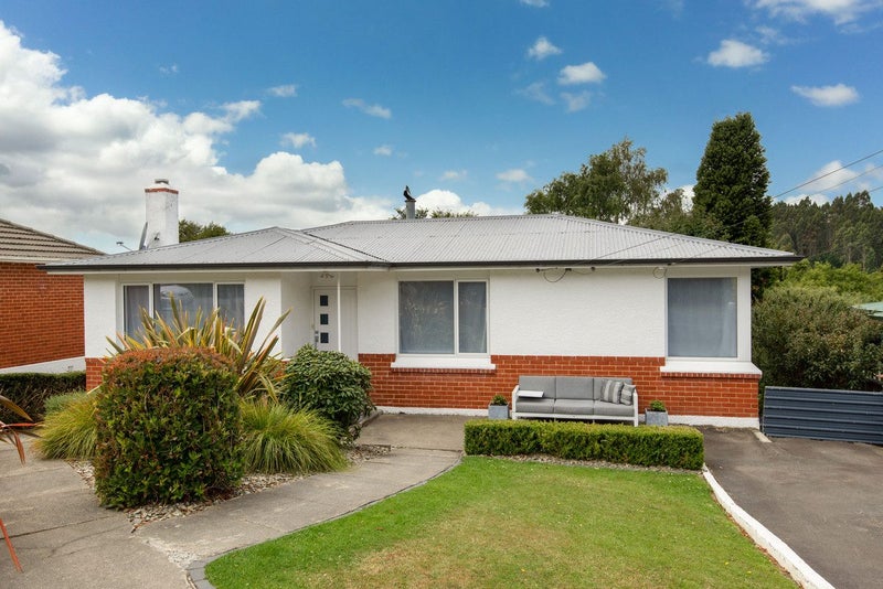 9 Ettrick Street, Glenross, Dunedin - Carousel 1