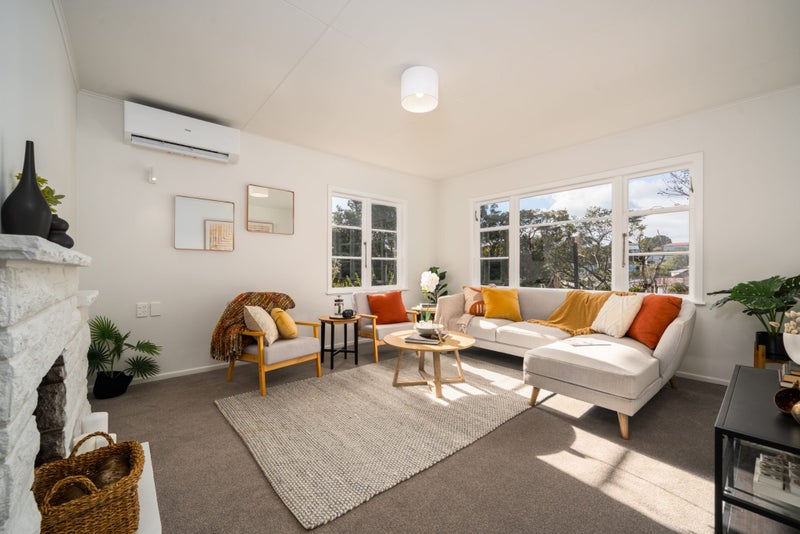 10 Berkshire Grove, Cannons Creek, Porirua, Wellington - Carousel 2